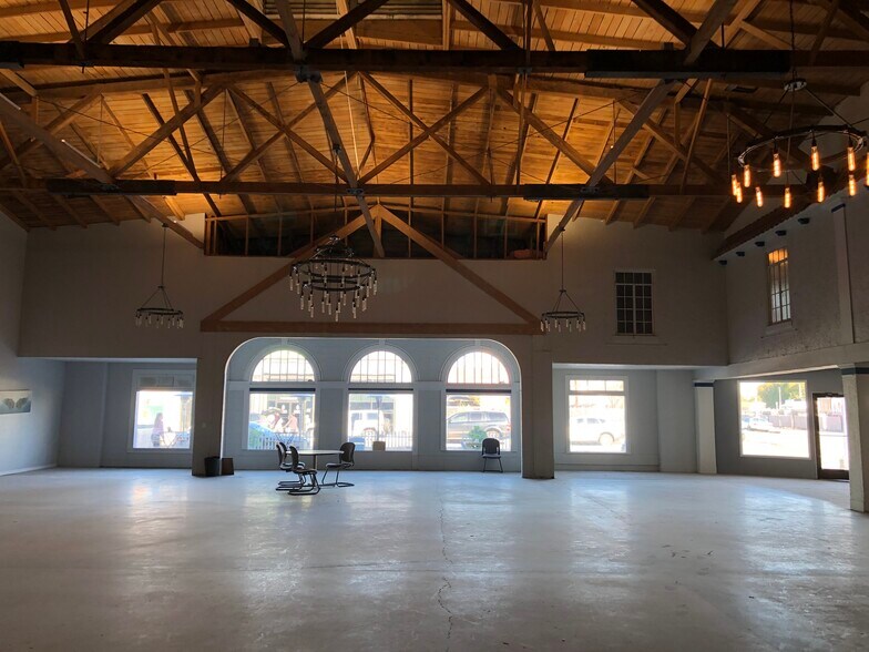 701 Fulton St, Fresno, CA à louer - Photo de l’immeuble – Image 2 sur 6