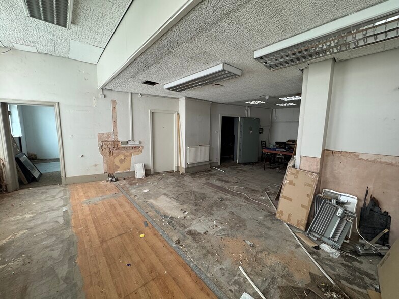 139-143 Queen St, Withernsea à vendre - Photo de l’immeuble – Image 2 sur 30