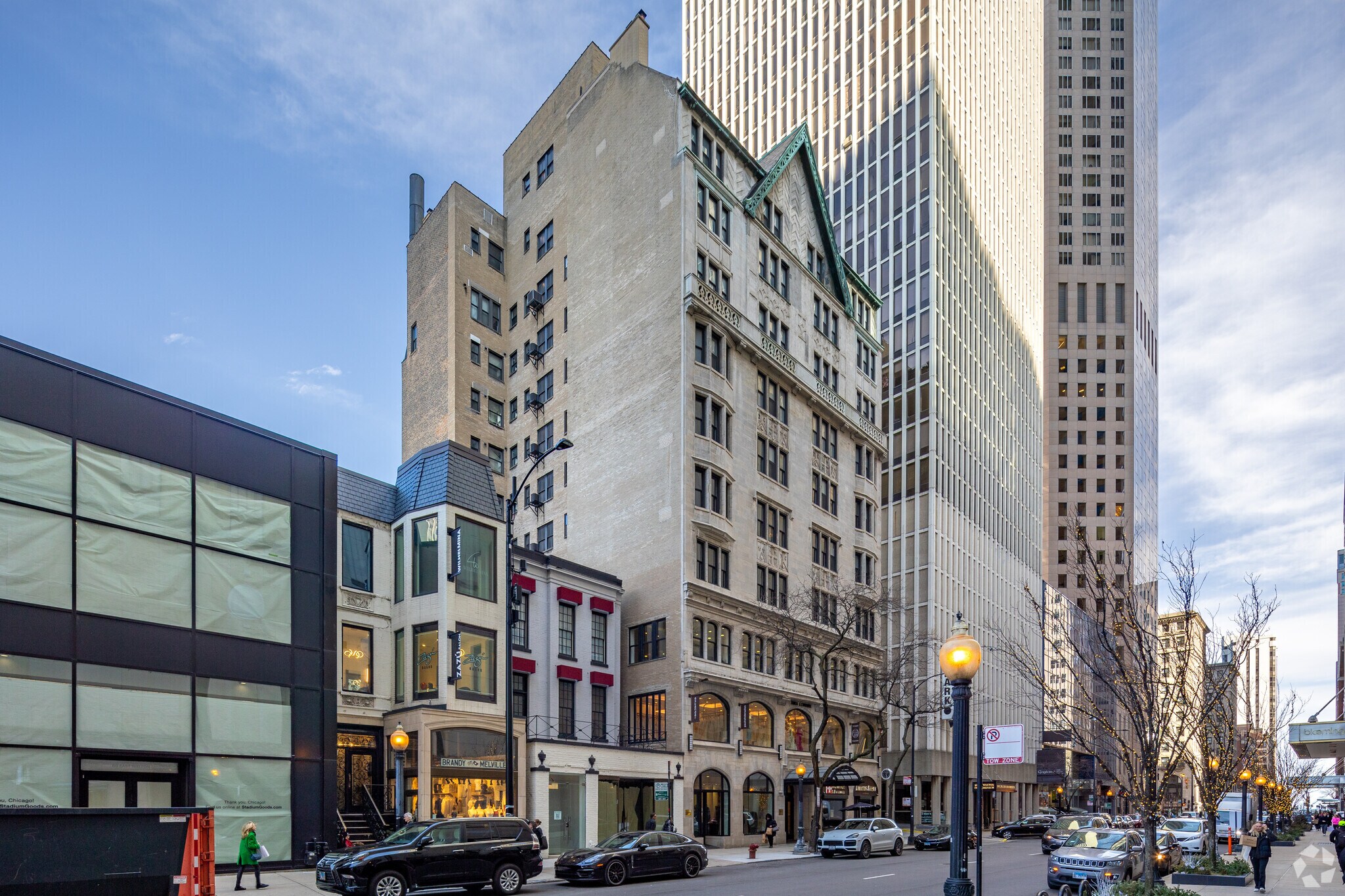 70 E Walton St, Chicago, IL à louer Photo de l’immeuble– Image 1 sur 4