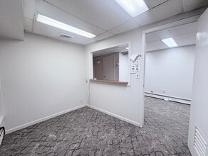 111 E 35th St, New York, NY à louer Photo intérieure– Image 2 sur 14