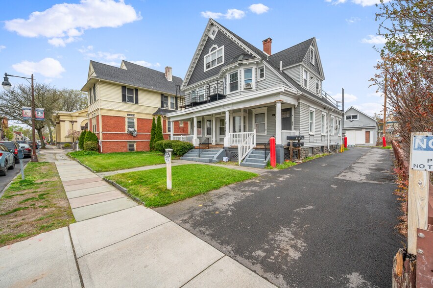 21 Main St, Kingston, NY à vendre - Photo de l’immeuble – Image 2 sur 36