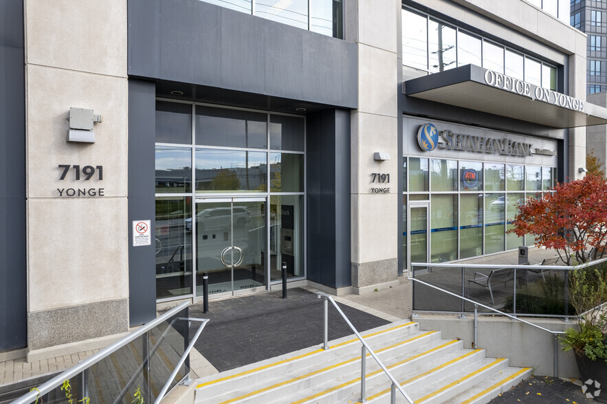 7191 Yonge St, Markham, ON à vendre - Photo de l’immeuble – Image 3 sur 29