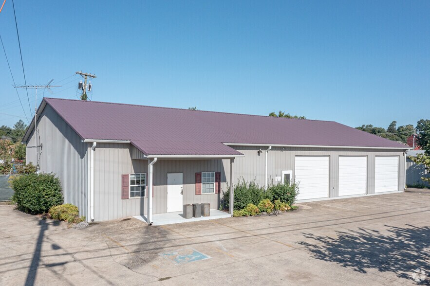 1811 Alpine Dr, Clarksville, TN à louer - Photo principale – Image 1 sur 15