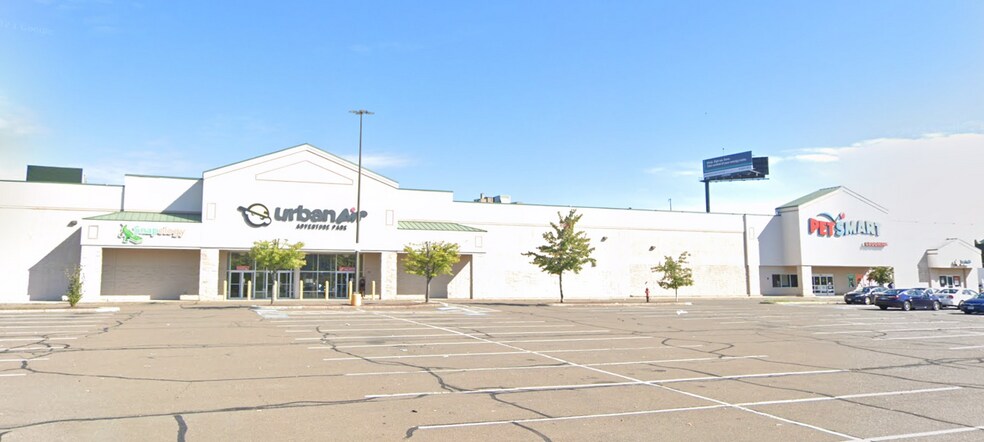 425-575 Bank St, Waterbury, CT à louer - Photo de l’immeuble – Image 1 sur 7