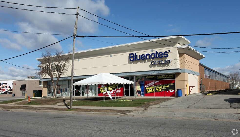 94 Orfus Rd, Toronto, ON à louer - Photo de l’immeuble – Image 2 sur 2