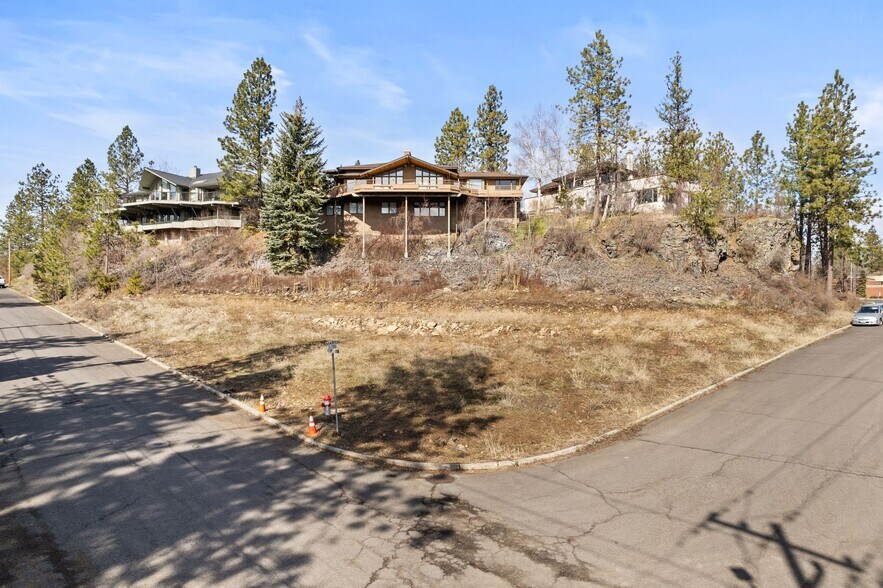 2101 30th ave, Spokane, WA à vendre - Photo de l’immeuble – Image 3 sur 8