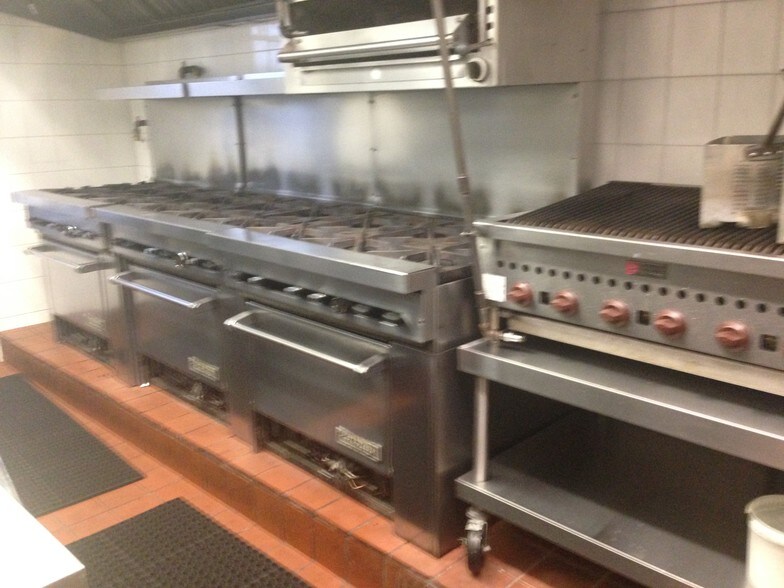 151 E 19th St, New York, NY à louer - Photo de l’immeuble – Image 3 sur 16