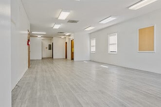 12412 Lusher Rd, Saint Louis, MO à louer Photo intérieure– Image 2 sur 12