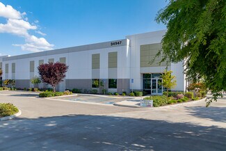 Plus de détails pour 34943-34947 Flyover Ct, Bakersfield, CA - Industriel/Logistique à louer