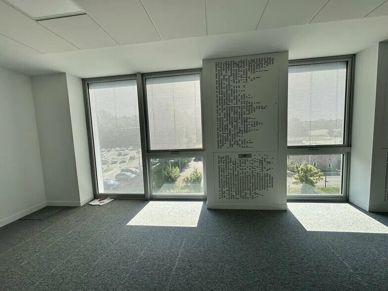 Bureau dans ILLKIRCH-GRAFFENSTADEN à louer - Photo de l’immeuble – Image 3 sur 7