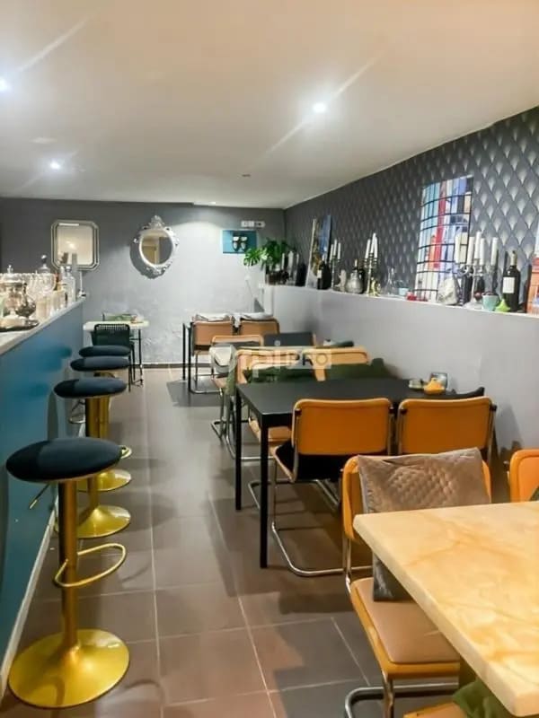 Plus de détails pour Local commercial à louer