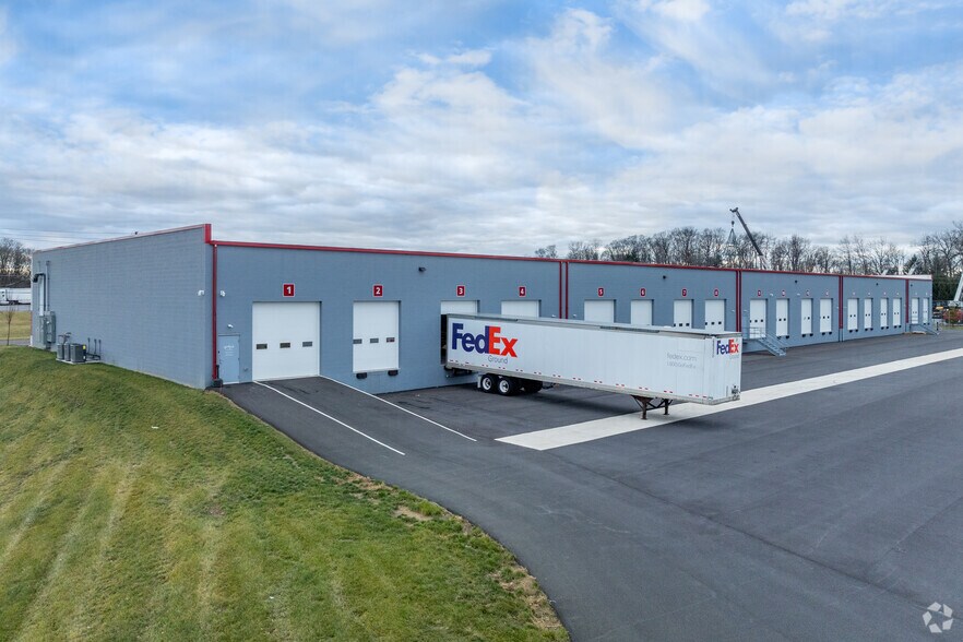 7086 Carlisle Pike, Carlisle, PA à louer - Photo de l’immeuble – Image 2 sur 5