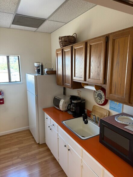 1761 Laurel St, San Carlos, CA à vendre - Photo intérieure – Image 3 sur 8