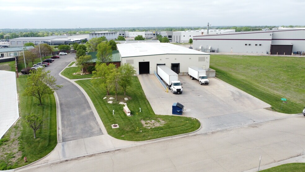 3843 N Cypress Dr, Wichita, KS à louer - Photo de l’immeuble – Image 1 sur 10