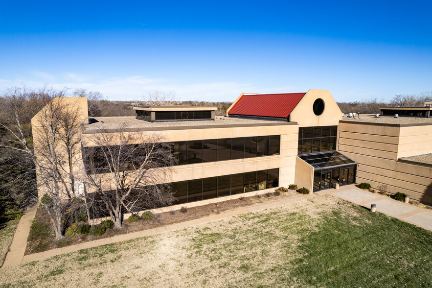 5000 E 29th St, Wichita, KS à louer - Photo de l’immeuble – Image 3 sur 53