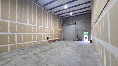 1440 N Nova Rd, Daytona Beach, FL à louer Photo intérieure– Image 2 sur 5