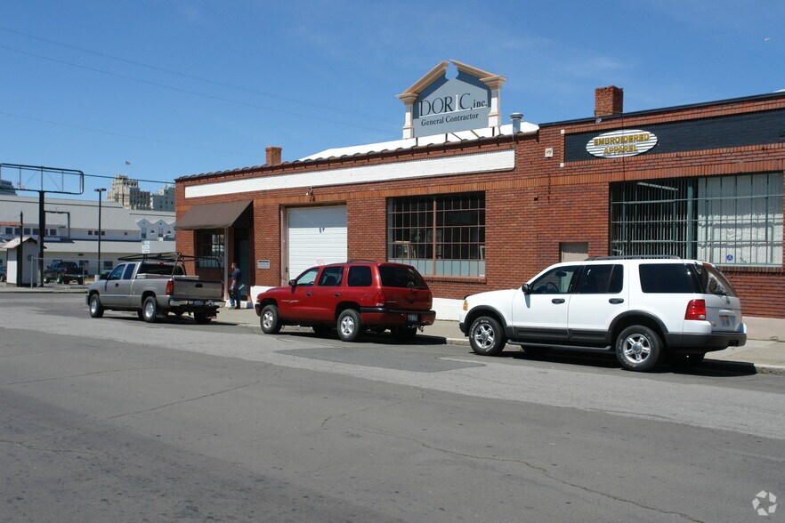 12 W Pacific Ave, Spokane, WA à louer - Photo de l’immeuble – Image 2 sur 2