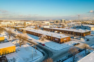 5610-5660 Ch Bois-Franc, Montréal, QC - VUE AÉRIENNE  vue de carte