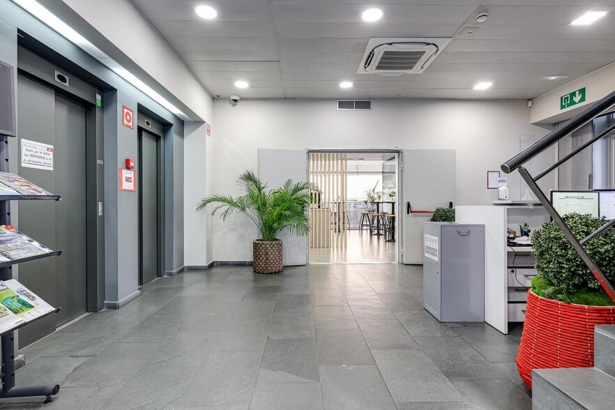 Bureau dans Barcelone, Barcelona à louer - Hall d’entrée – Image 3 sur 5