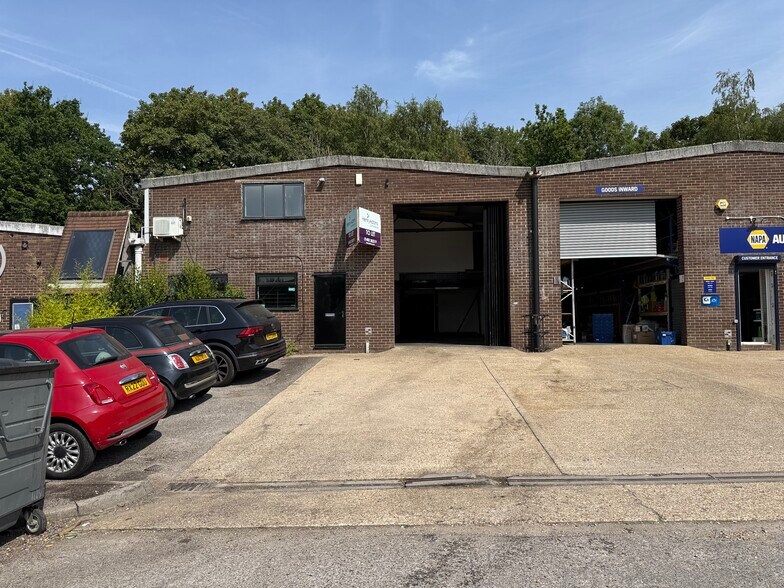 Unit 11 Station Rd, Pulborough à louer - Photo de l’immeuble – Image 3 sur 14