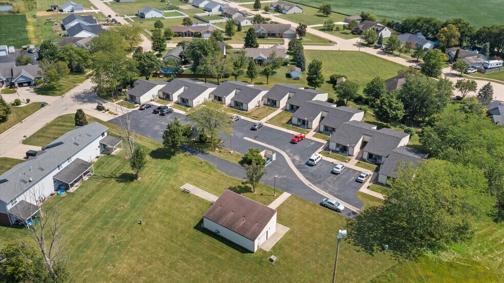 111 Bannon Dr, Dwight, IL à vendre - Photo de l’immeuble – Image 2 sur 21