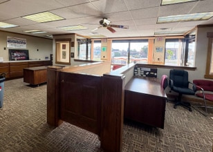 328 N 76th St, Milwaukee, WI à vendre Photo intérieure– Image 2 sur 6