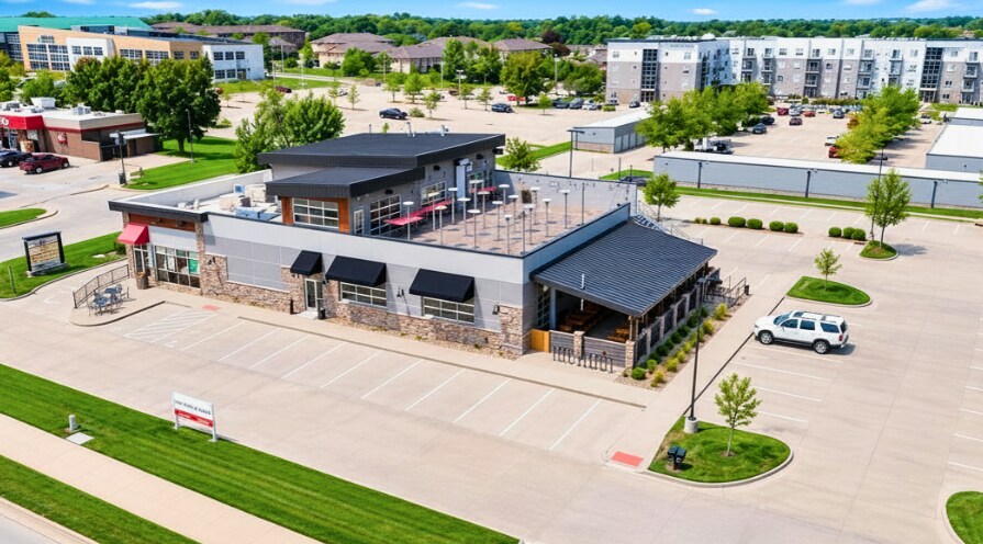 810 E 1st St, Ankeny, IA à louer - Photo de l’immeuble – Image 2 sur 13