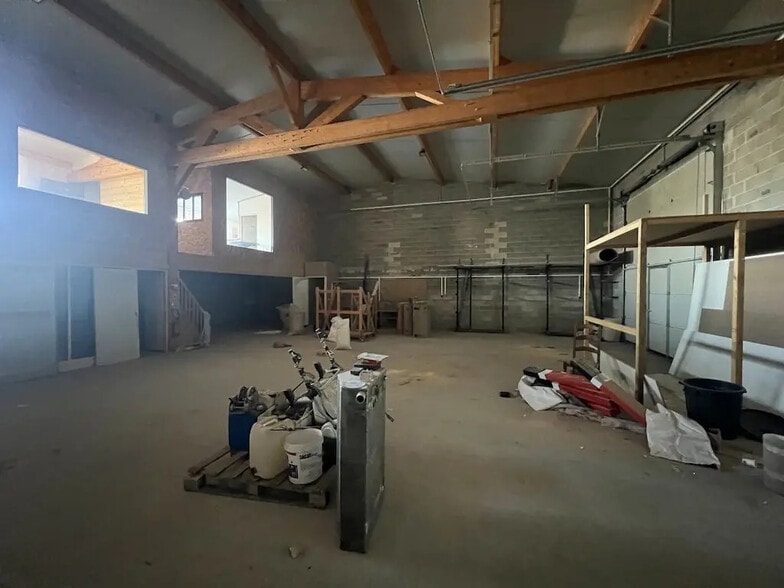 Local d'activités dans Biganos à vendre - Photo de l’immeuble – Image 3 sur 8