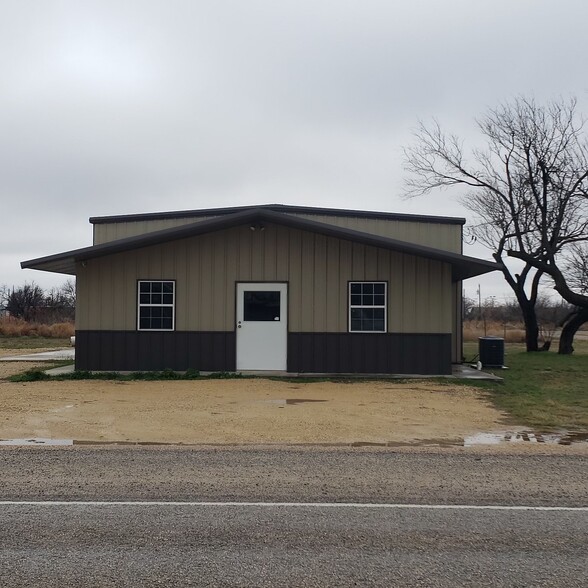 937 Harlan Ave, Hermleigh, TX à vendre - Photo de l’immeuble – Image 1 sur 7