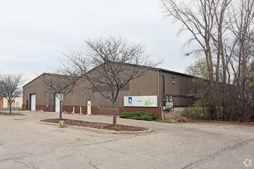 1870 Grand River Ave, Okemos, MI à louer - Photo de l’immeuble – Image 1 sur 2