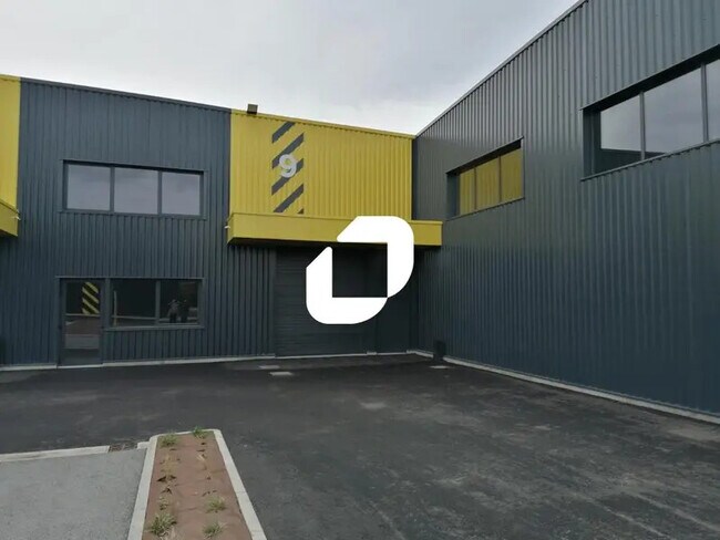 Plus de détails pour Local d’activités à vendre