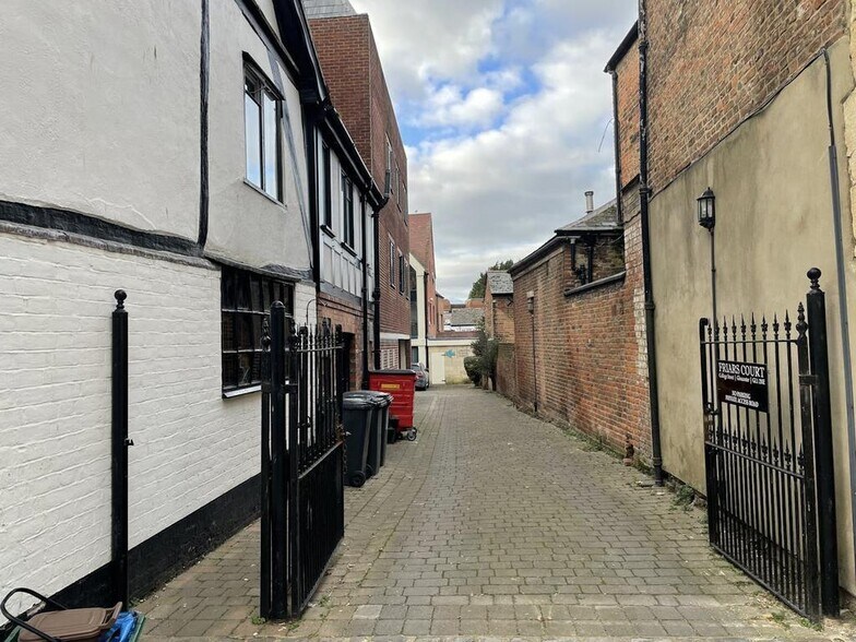 College St, Gloucester à louer - Photo de l’immeuble – Image 2 sur 8