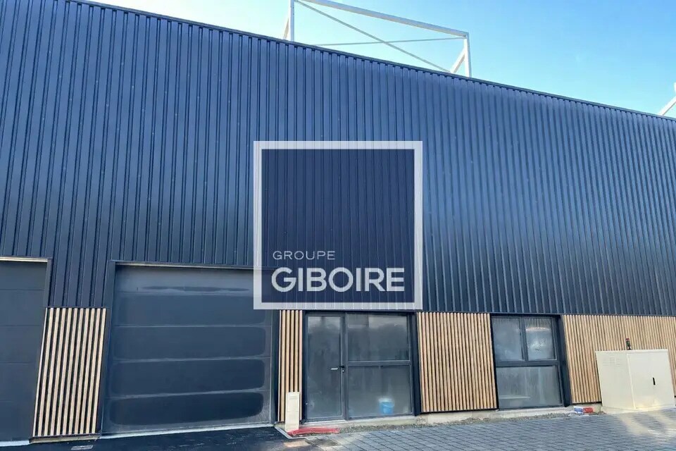 Industriel/Logistique dans Goven à louer Photo de l’immeuble– Image 1 sur 9