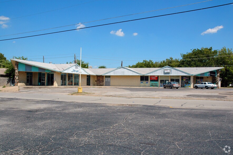 1718 Dalworth St, Grand Prairie, TX à louer - Photo de l’immeuble – Image 3 sur 4