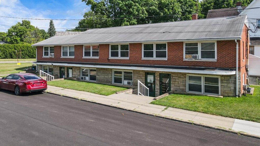 607 Manchester Rd, Mansfield, OH à louer - Photo de l’immeuble – Image 1 sur 18