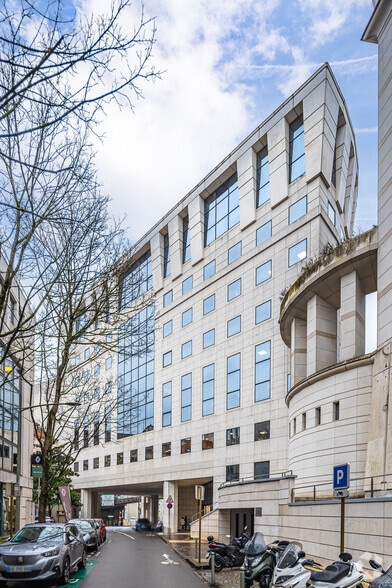 1 Avenue De La Cristallerie, Sèvres à louer - Photo de l’immeuble – Image 2 sur 2