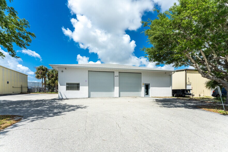 4159 Electric Way, Port Charlotte, FL à vendre - Photo de l’immeuble – Image 2 sur 40