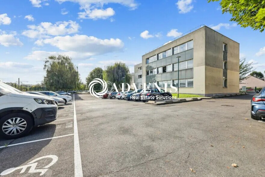 Bureau dans Noisiel à louer - Photo de l’immeuble – Image 3 sur 12