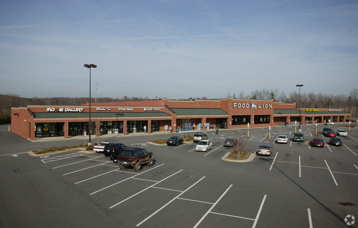 1410-1450 River Ridge Dr, Clemmons, NC à louer Photo de l’immeuble– Image 1 sur 1
