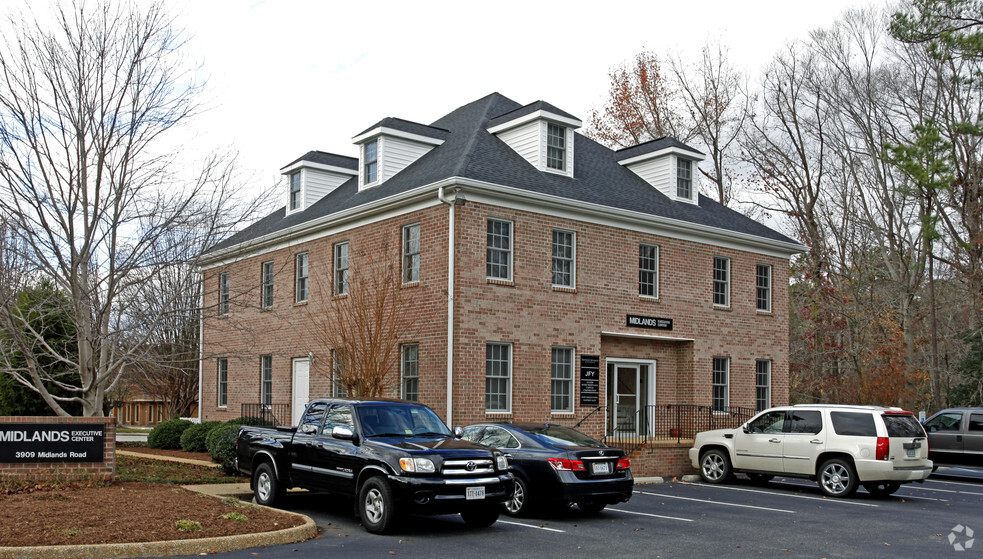 3909 Midlands Rd, Williamsburg, VA à louer - Photo de l’immeuble – Image 1 sur 3