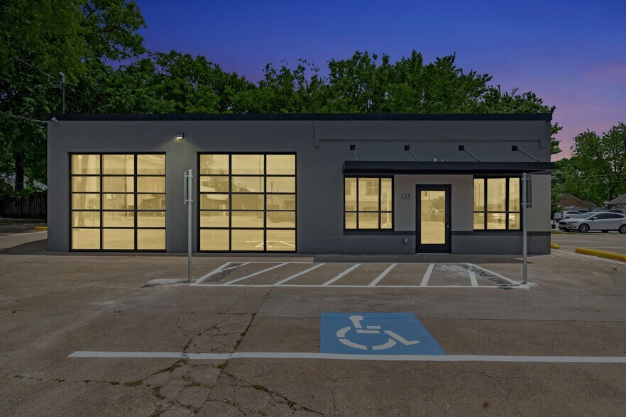 135 S Main St, Keller, TX à vendre - Photo de l’immeuble – Image 3 sur 6