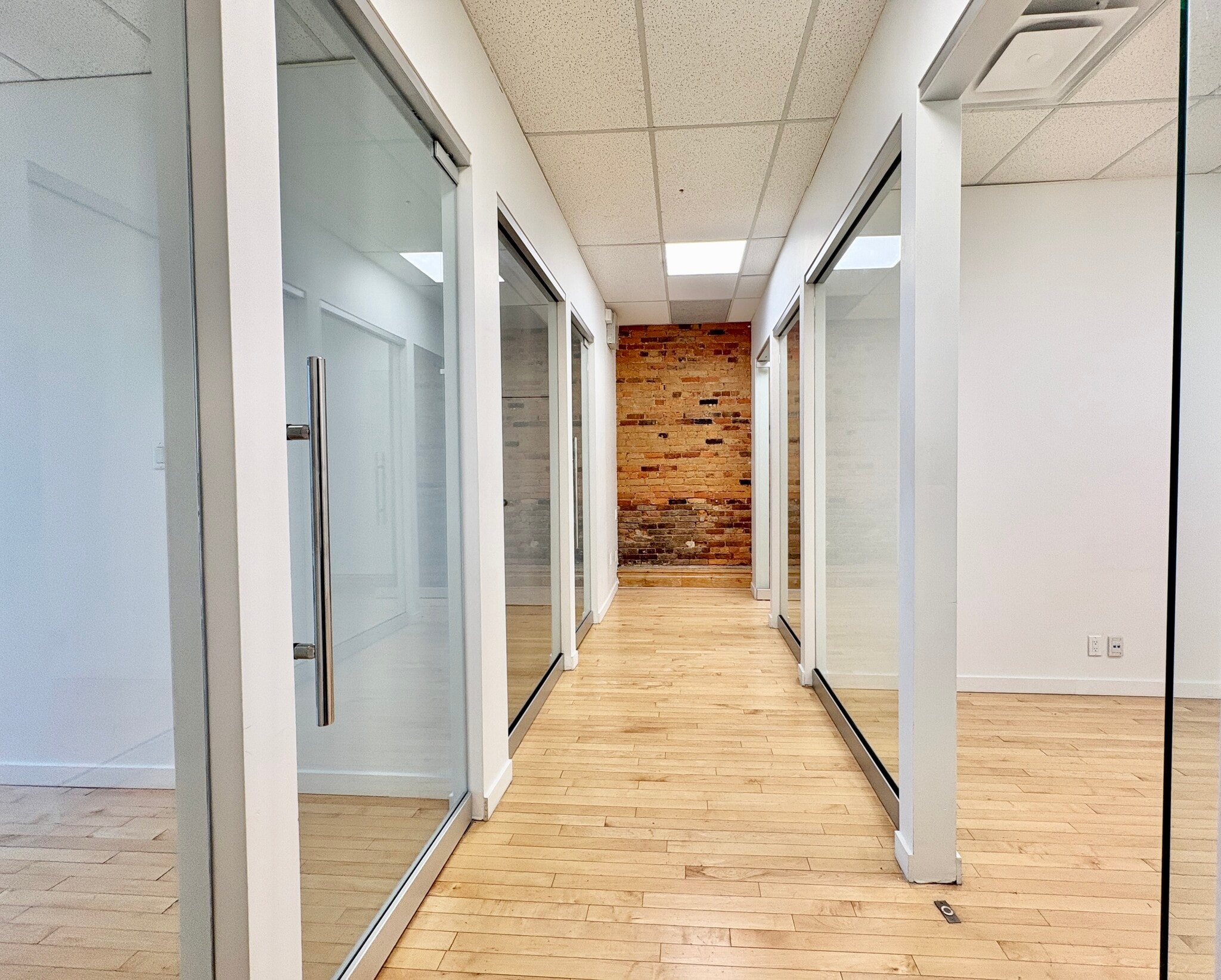 430-432 Rue Sainte-Hélène, Montréal, QC à louer Photo intérieure– Image 1 sur 11