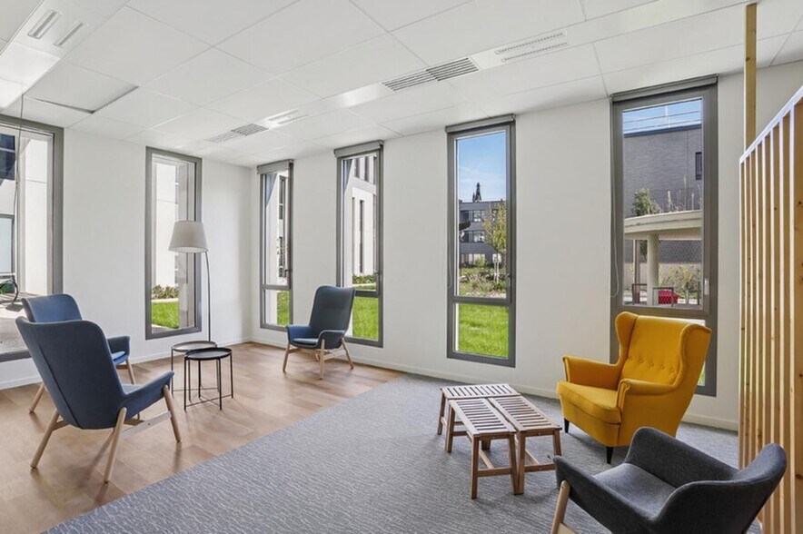 Bureau dans Villeurbanne à louer - Photo de l’immeuble – Image 3 sur 17