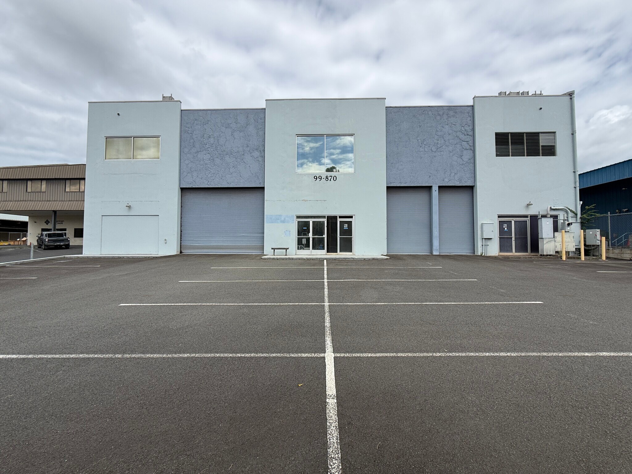 99-870 Iwaena St, Aiea, HI à louer Photo de l’immeuble– Image 1 sur 12