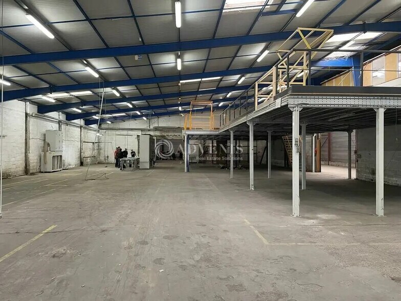 Local d’activités dans Artigues-près-Bordeaux à louer - Photo intérieure – Image 2 sur 9