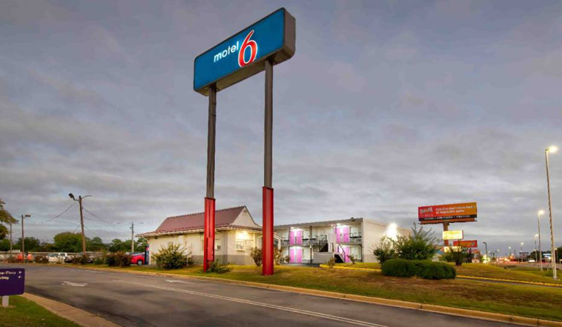3600 McFarland Blvd E, Tuscaloosa, AL à vendre Photo principale– Image 1 sur 24