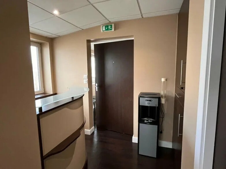 Bureau dans Séné à louer - Photo intérieure – Image 1 sur 4