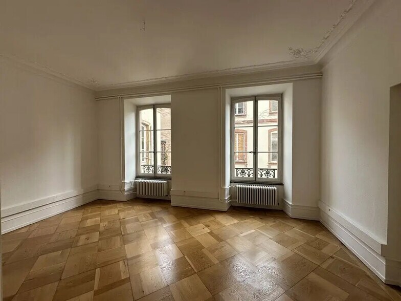 Bureau dans Strasbourg à louer - Photo de l’immeuble – Image 3 sur 9