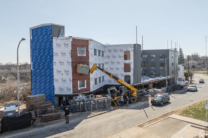 8327 Ridge Ave, Philadelphia, PA à louer - Photo de l’immeuble – Image 3 sur 3