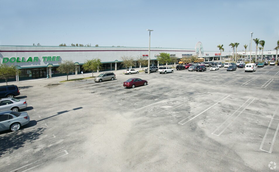 7817-7821 S Dixie Hwy, West Palm Beach, FL à louer - Photo de l’immeuble – Image 2 sur 17
